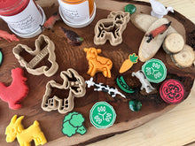 Load image into Gallery viewer, On the Farm Sensory Kit