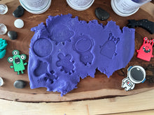 Load image into Gallery viewer, Out Of This World Space Kit