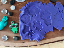 Load image into Gallery viewer, Out Of This World Space Kit