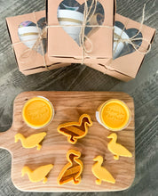 Load image into Gallery viewer, Duck Themed Party Favours