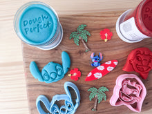 Load image into Gallery viewer, Lilo &amp; Stitch
