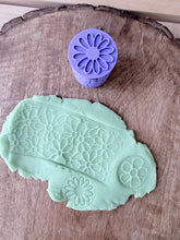 Load image into Gallery viewer, Floral Roller
